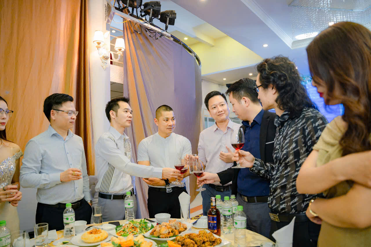Trang chủ 077ec8482561963fcf70